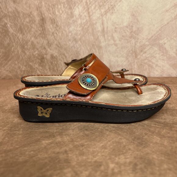 Alegria by PGLite Lug Sole Platform Sandal Brown Leather Slip On Medallion Stone - Picture 9 of 12